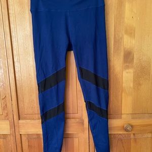 Large Fabletics leggings